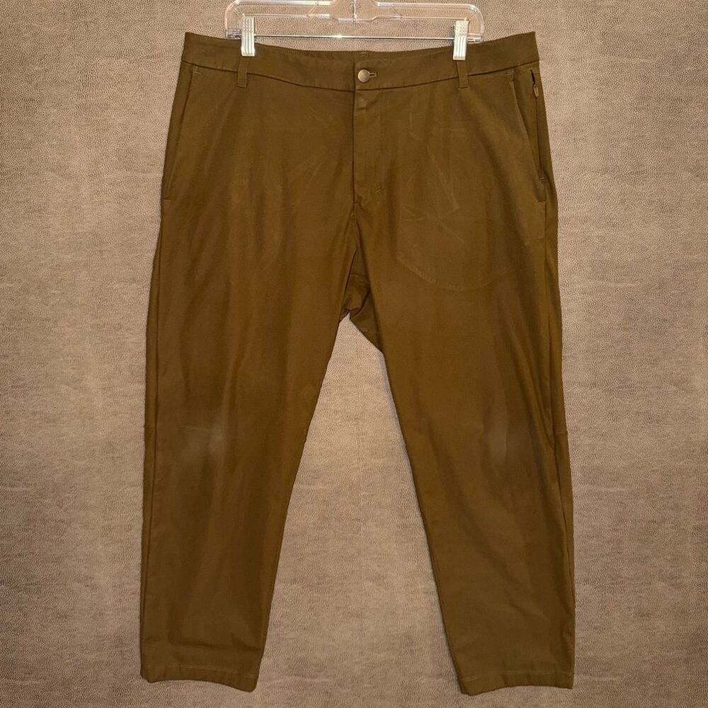 Lululemon brown khaki ABC pants with a relaxed/regular fit